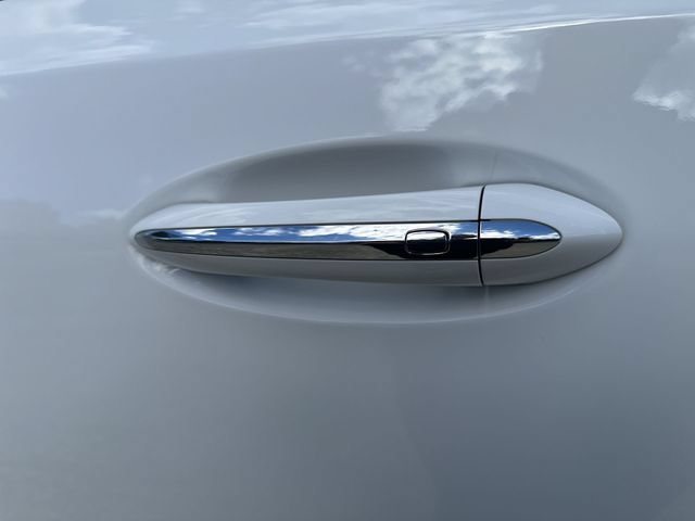 Used 2020 (Includes Satin Nickel lower exterior accent color.) Buick Essence image 52