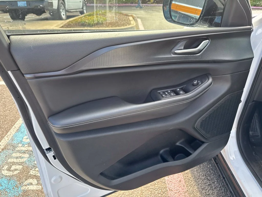 Used 2023 Bright White Clearcoat Jeep Altitude X image 5