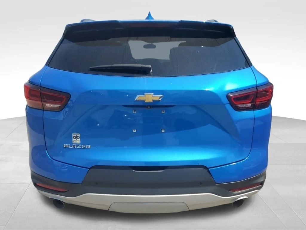 Used 2024 Blue Chevrolet LT image 4