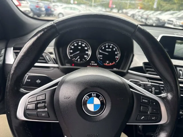 Used 2018 Blue BMW xDrive28i image 28