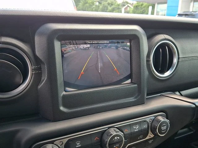 Used 2018 Gray Jeep Unlimited Sahara image 18