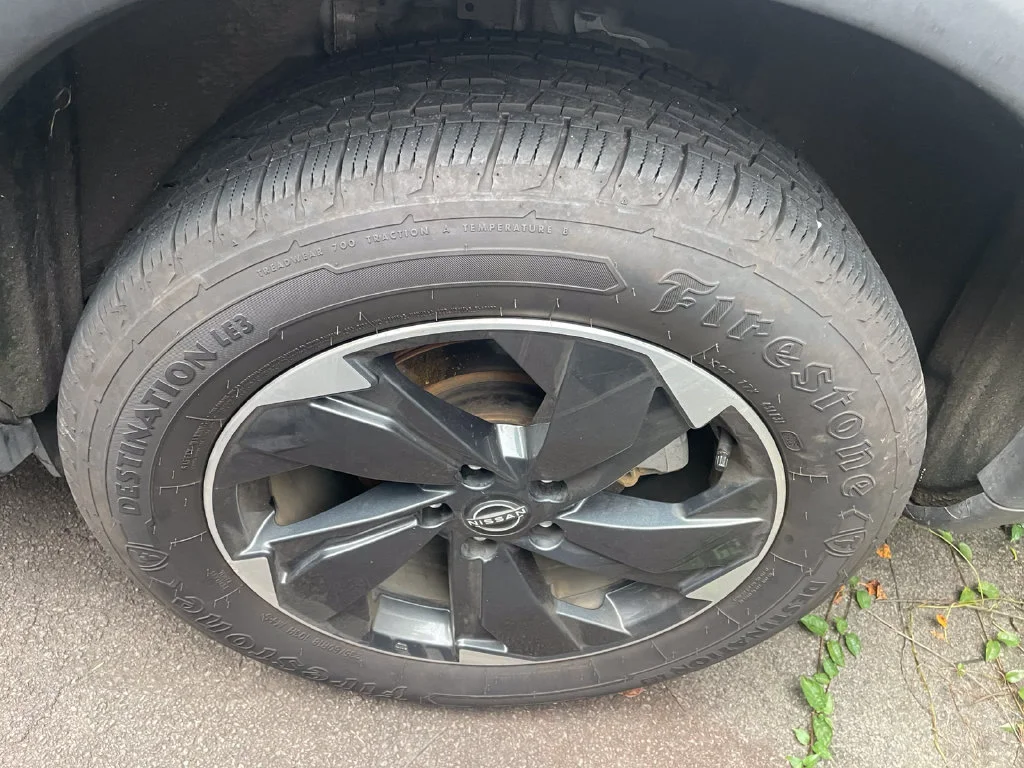 Used 2024 Silver Nissan SV image 15
