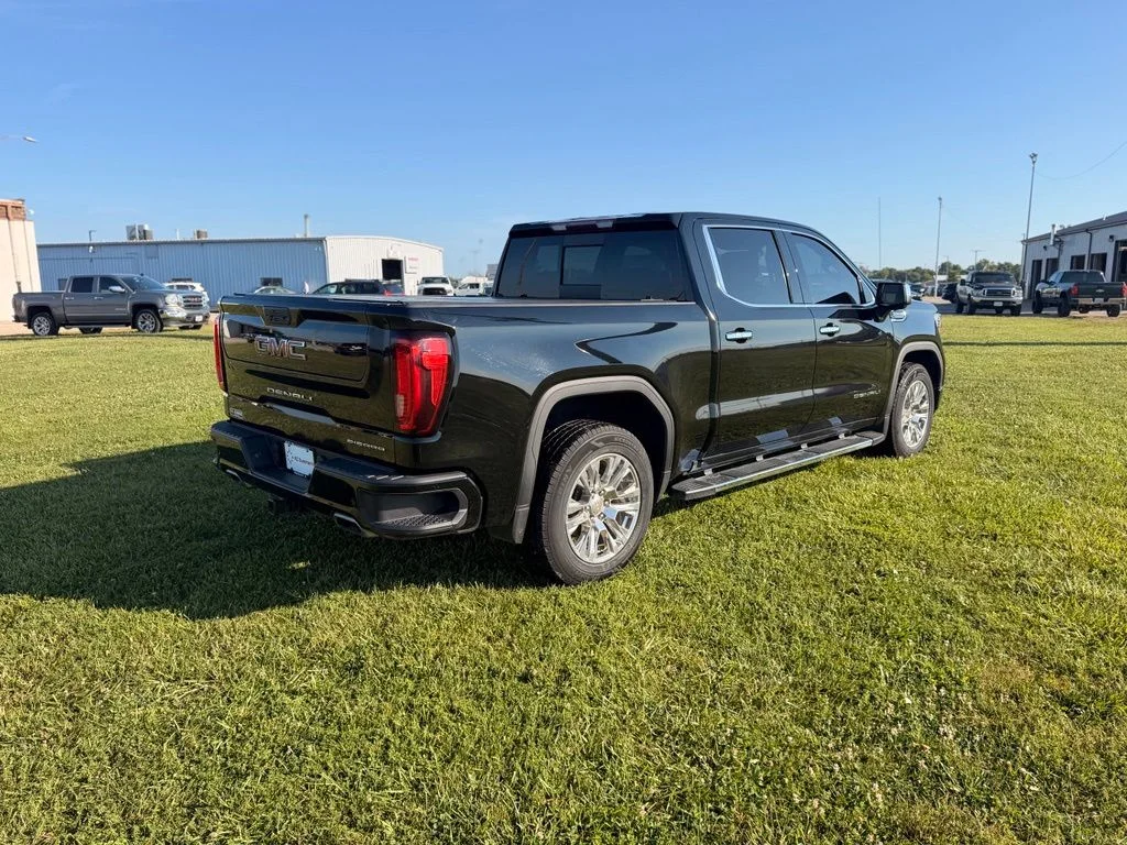 Used 2020 Onyx Black GMC Denali image 5