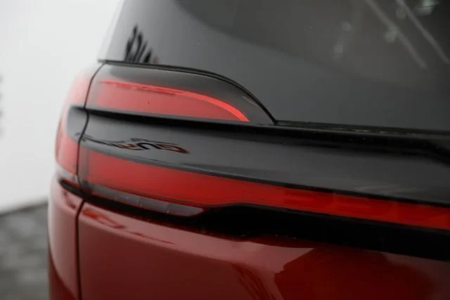 New 2027 Red Hot Pearl-Coat Exterior Paint Chrysler Select image 30