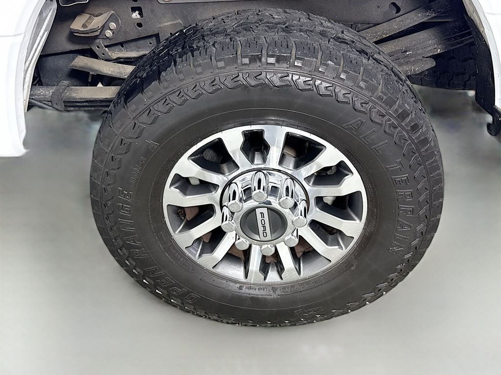 Used 2022 White Ford Lariat image 26