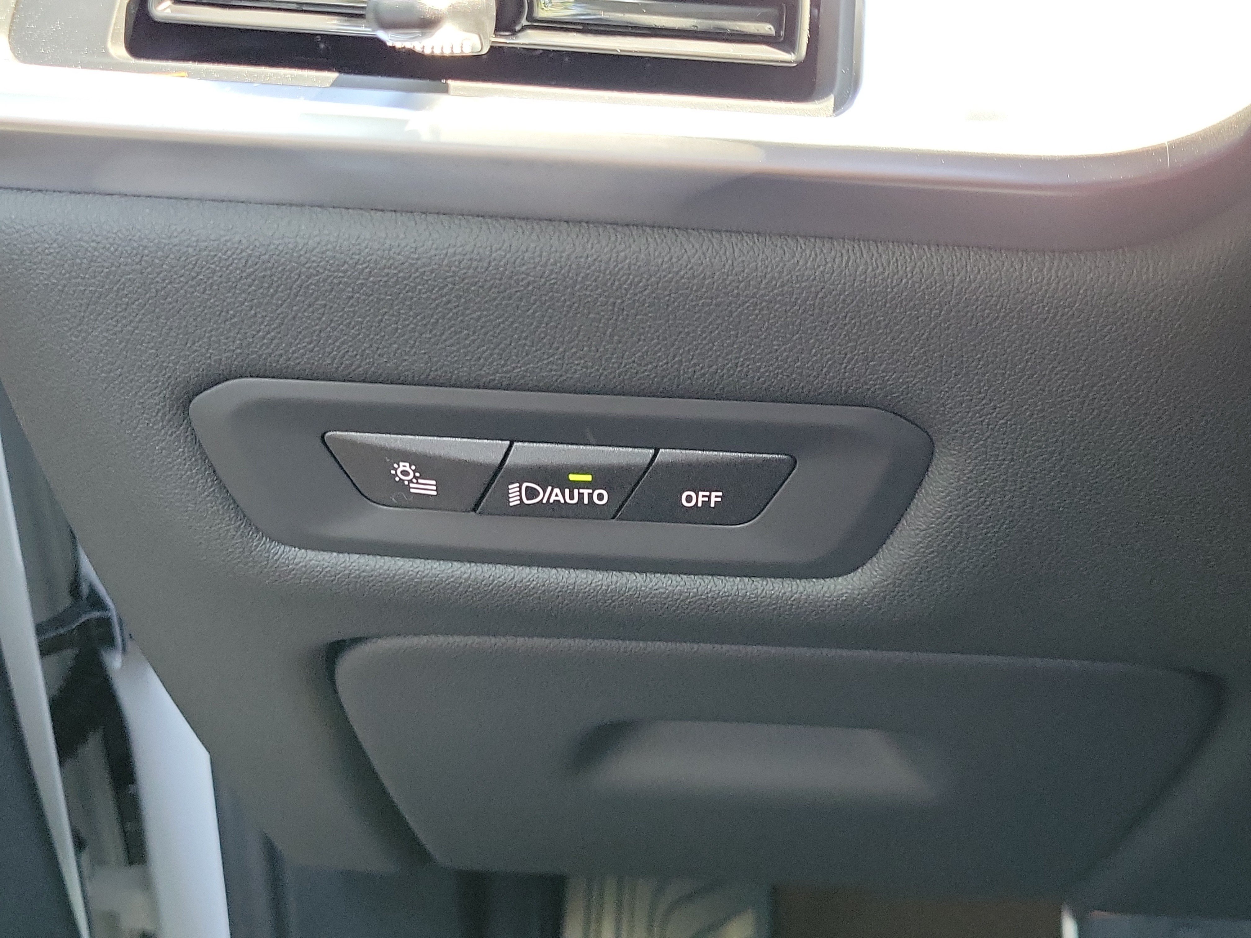 New 2026 Alpine White BMW sDrive40i image 18
