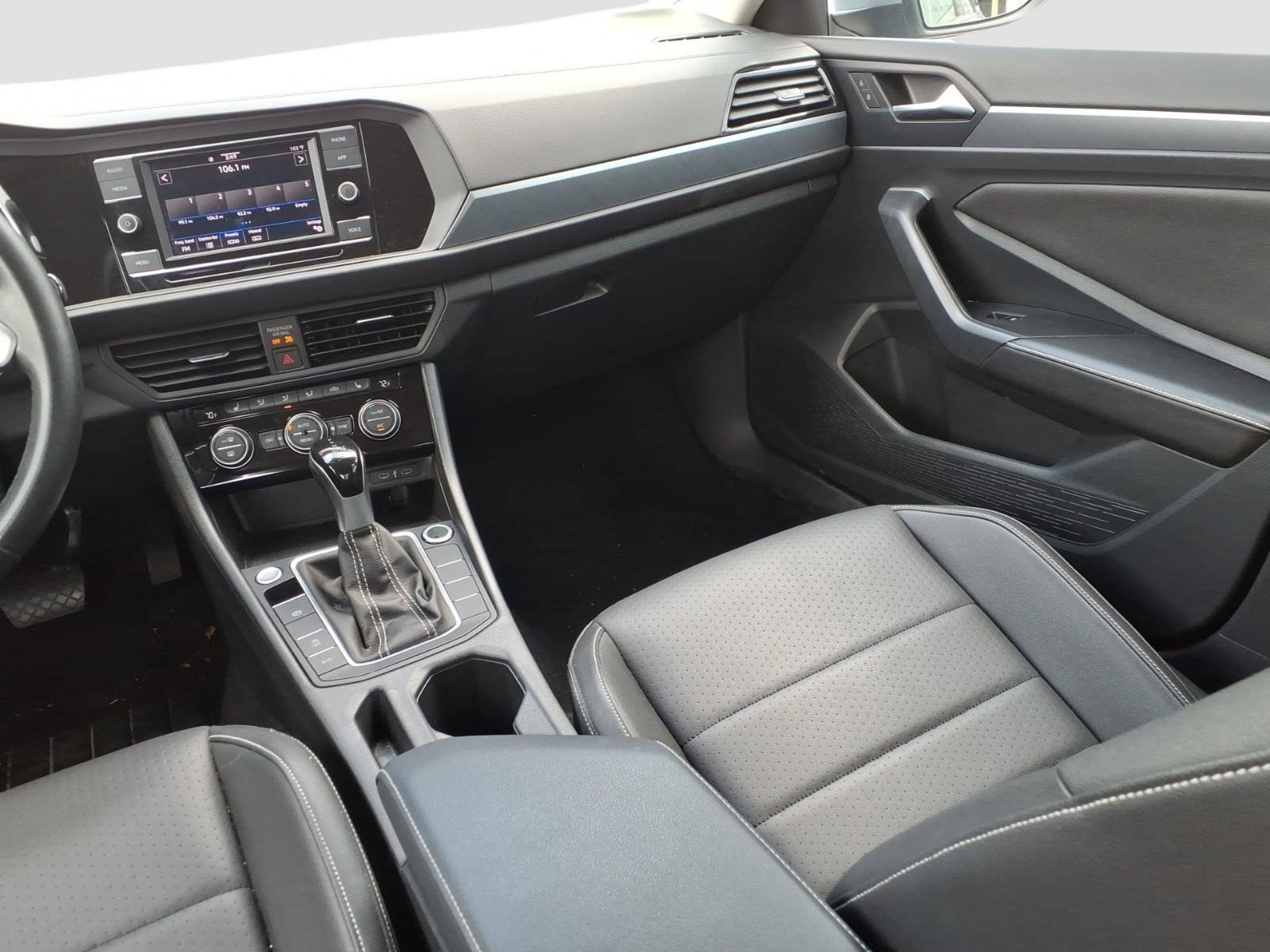 Used 2024 Platinum Gray Metallic Volkswagen SE image 11