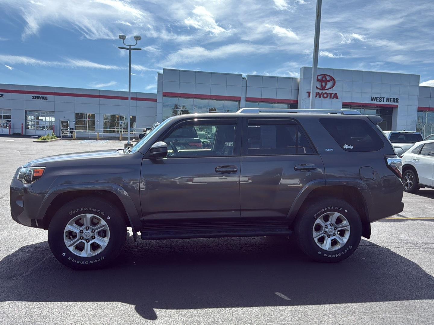 Used 2017 Magnetic Gray Metallic Toyota SR5 image 6