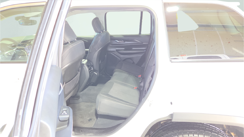 Used 2023 White Jeep Laredo image 28