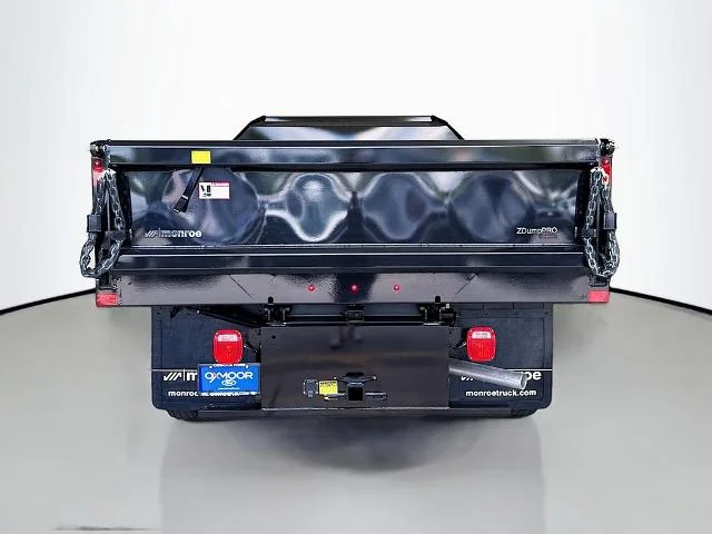 New 2025 Oxford White Ford F-450® XL image 37