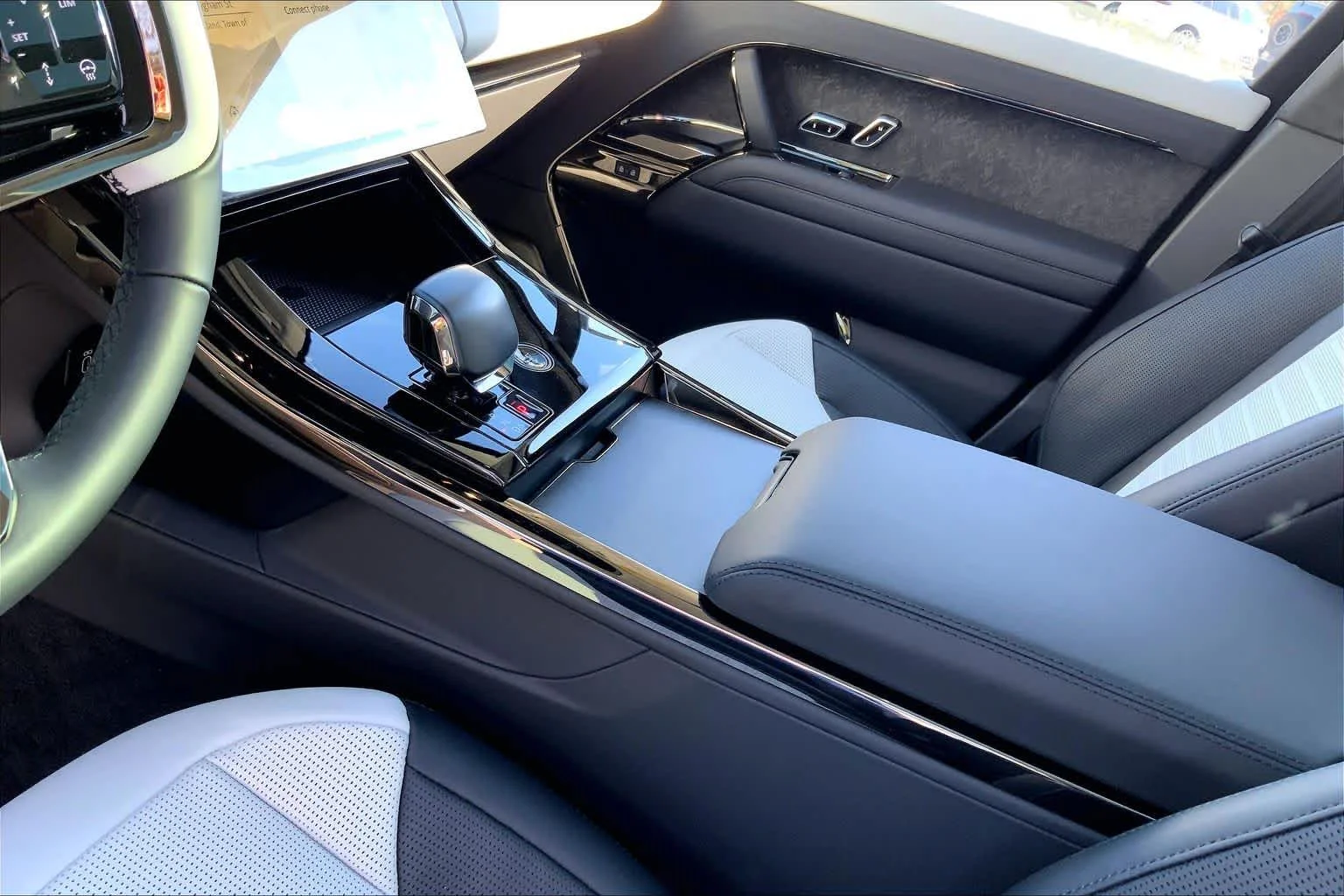 2026 Land Rover Range Rover Sport SV - Photo 10