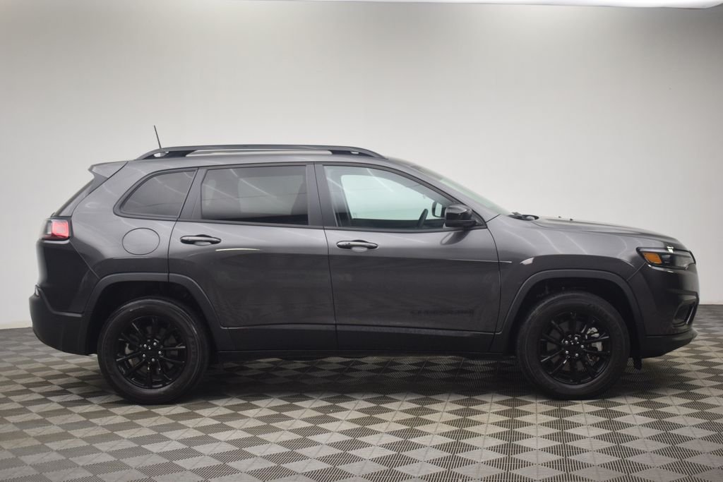 Used 2023 Gray Jeep Altitude image 8