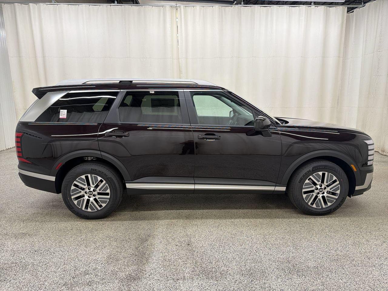 New 2026 Galaxy Maroon Pearl Hyundai SEL 7P image 5