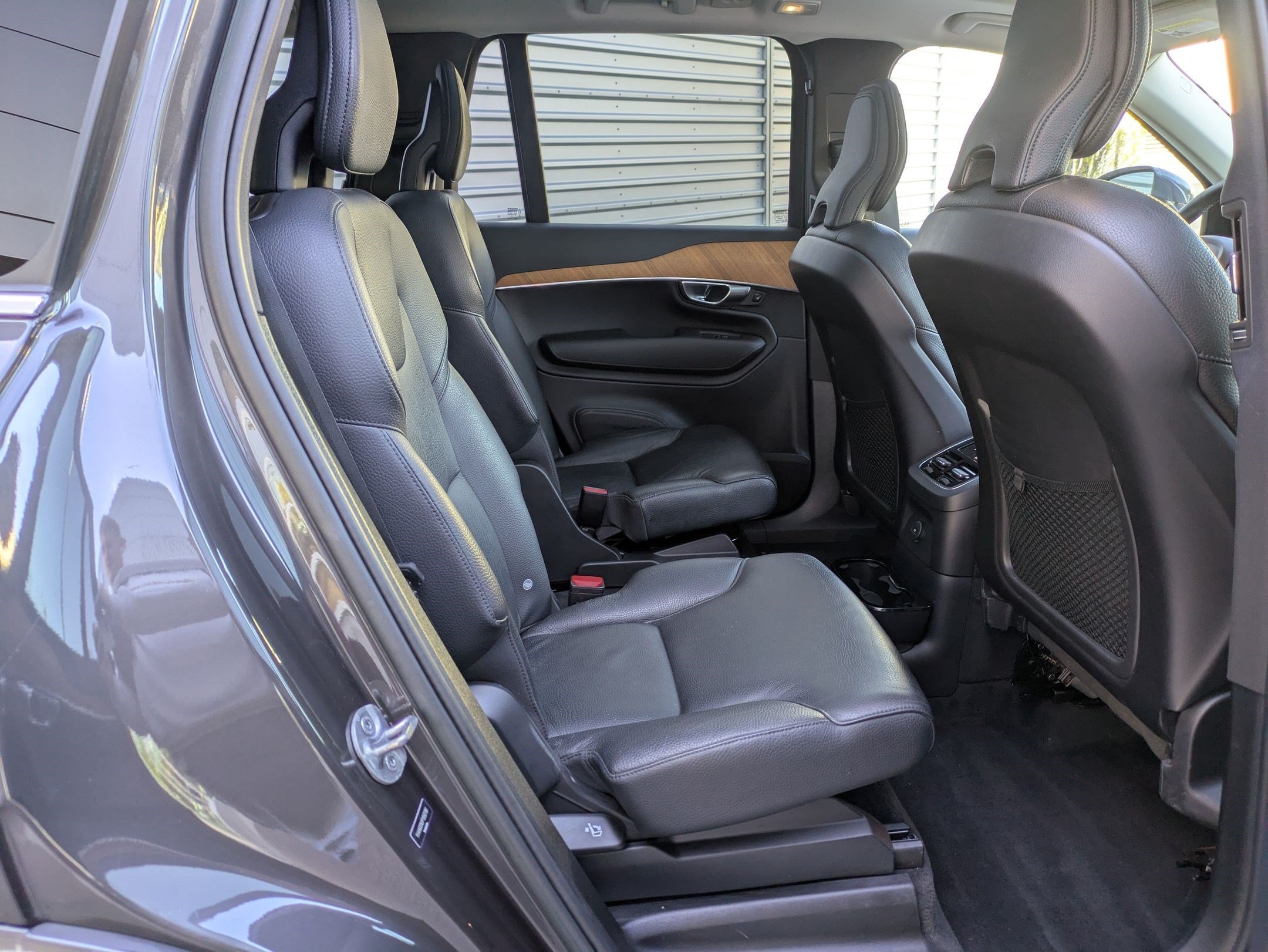 Certified Used 2023 Platinum Gray Metallic Volvo Plus image 28