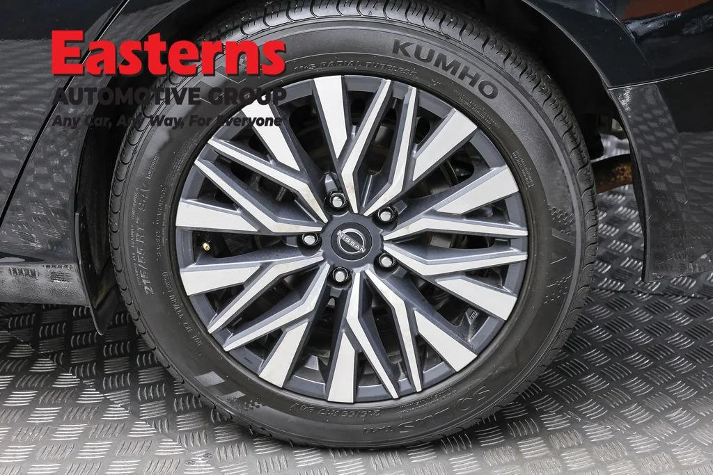 Used 2025 Black Nissan 2.5 SV image 8