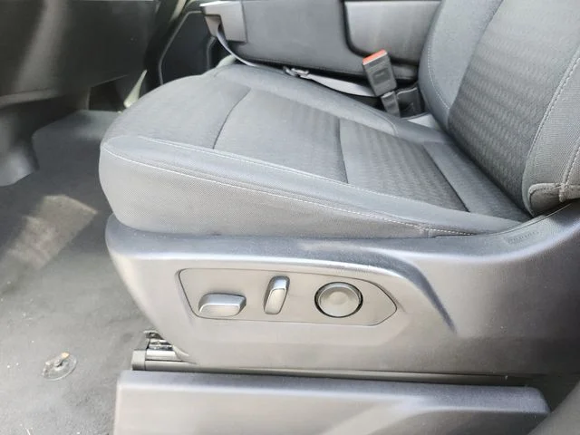 Used 2025 White Chevrolet LT image 25