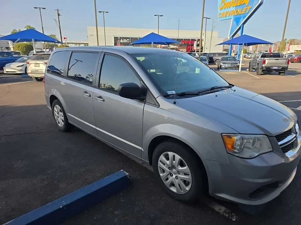 Used 2018 Silver Dodge SE image 2