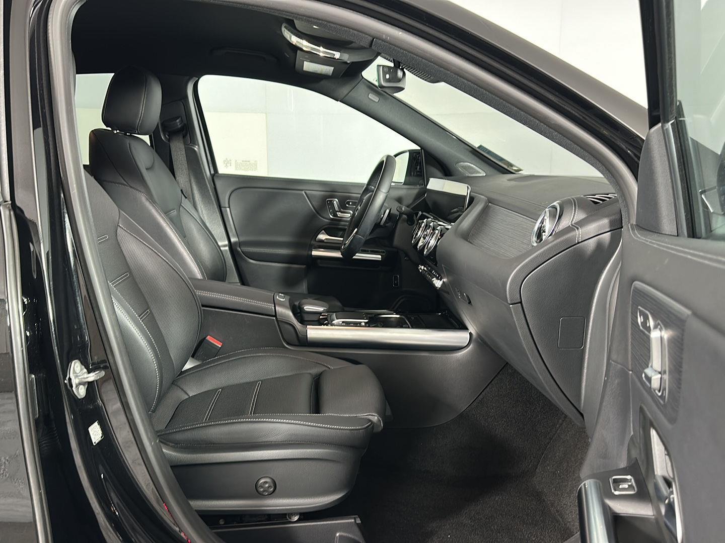 Used 2023 Cosmos Black Metallic Mercedes-Benz GLA 250 image 29