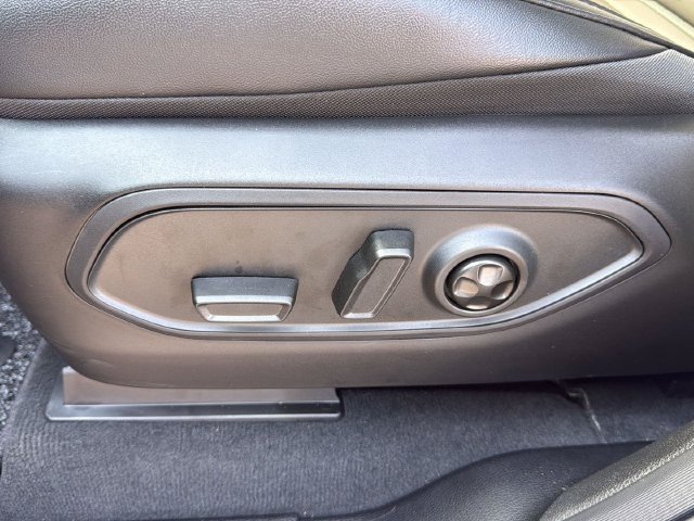 New 2026 Silver Zynith Exterior Paint Jeep  image 11