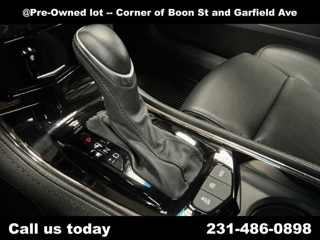 Used 2017 RADIANT SILVER METALLIC Cadillac Luxury AWD image 26
