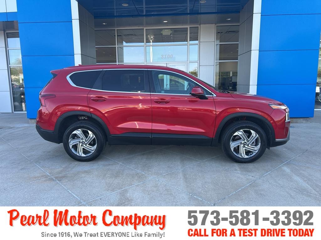 Used 2021 Red Hyundai SE image 3