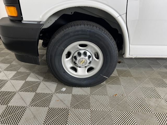 2026 Chevrolet Express Cargo Work Van - Photo 21