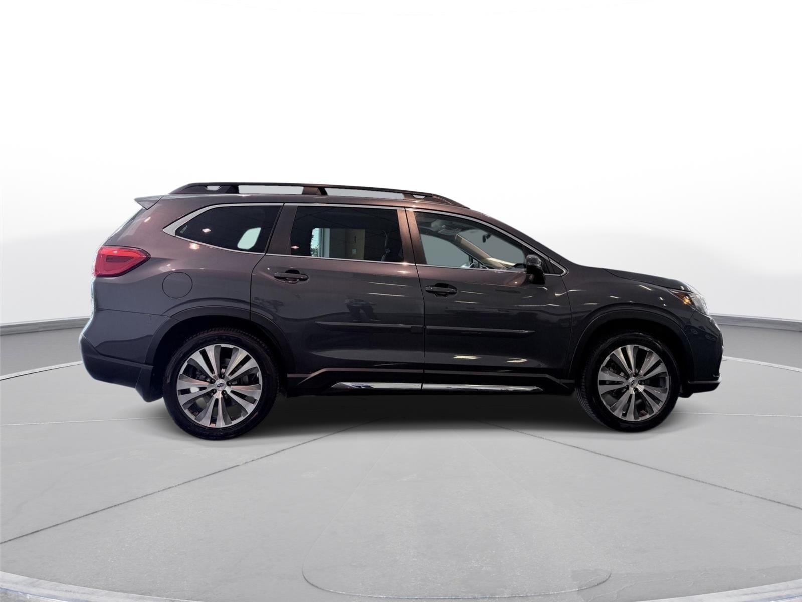 Used 2020 Magnetite Gray Metallic Subaru Limited image 17