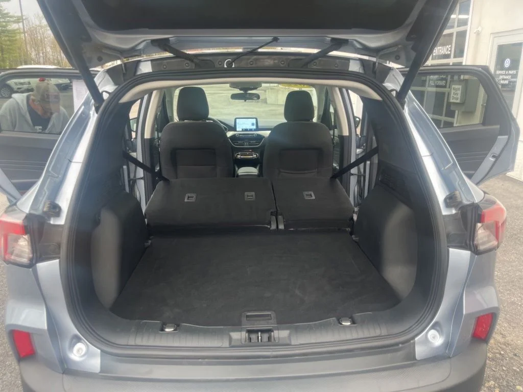 Used 2022 Blue Ford SE image 14