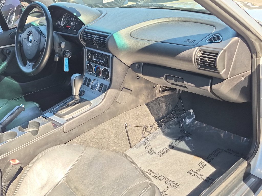 Used 2002  BMW 3.0i image 9