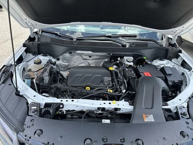 Used 2025 White Chevrolet 2RS image 20