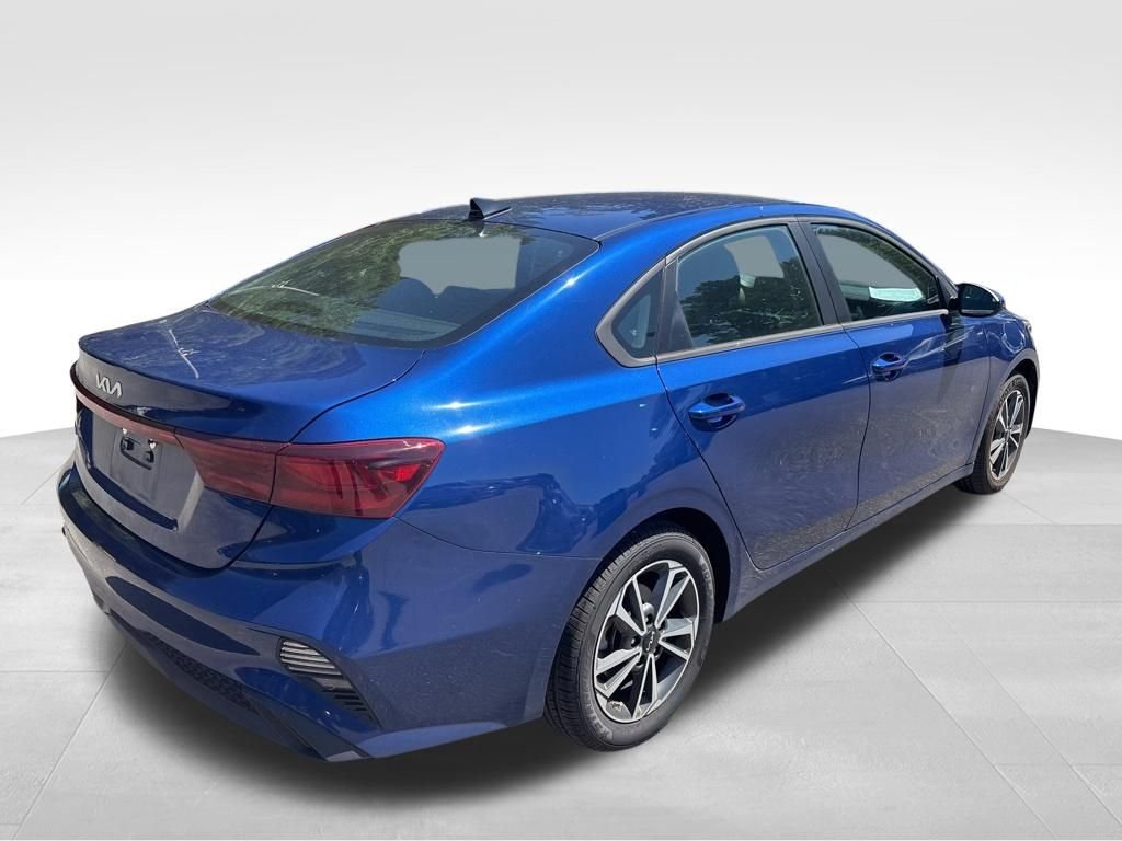 Used 2023 Blue Kia LXS image 5