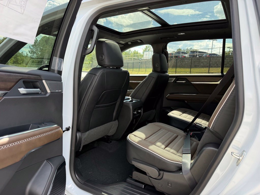 2027 GMC Acadia Denali Ultimate - Photo 21