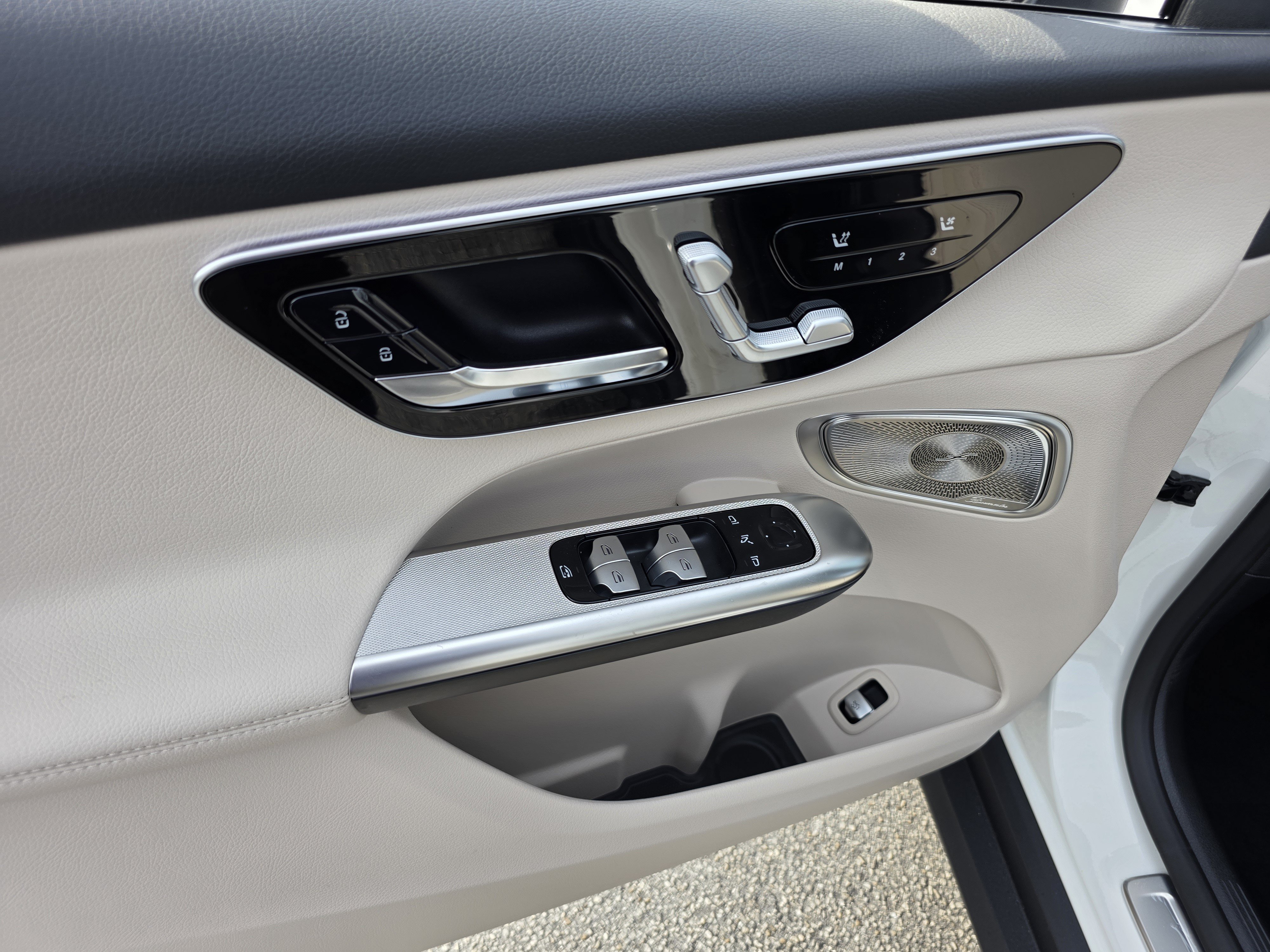 New 2026 Polar White Mercedes-Benz GLC 300 image 19