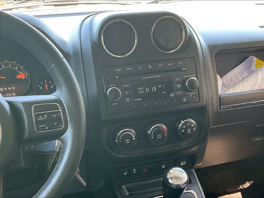 Used 2014 White Jeep Latitude image 18
