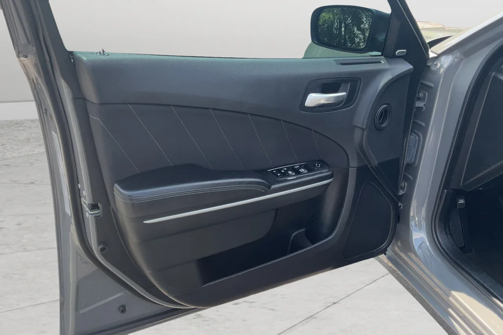 Used 2023 Gray Dodge SXT image 11