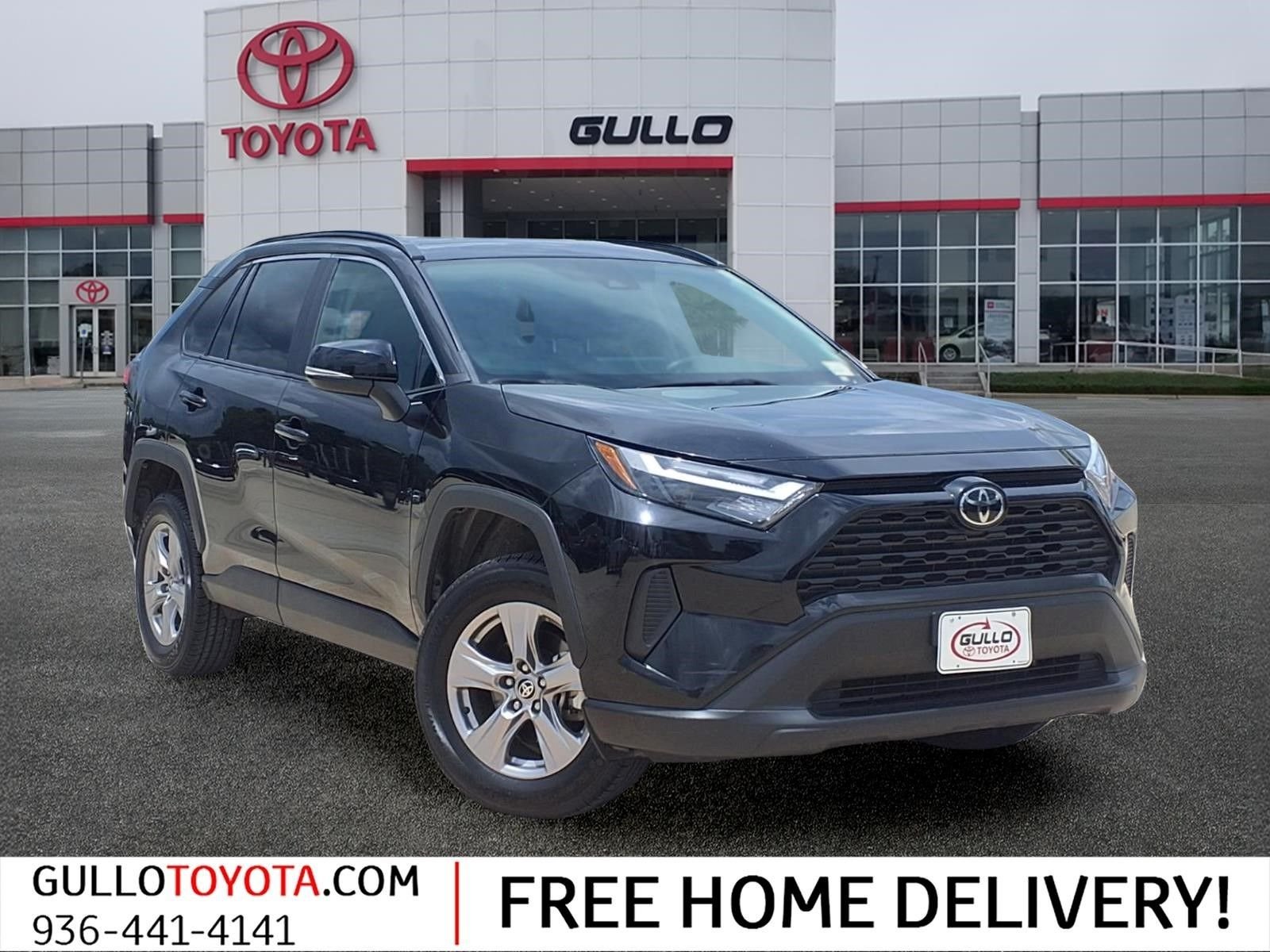 Certified Used 2025 Midnight Black Metallic Toyota XLE image 1