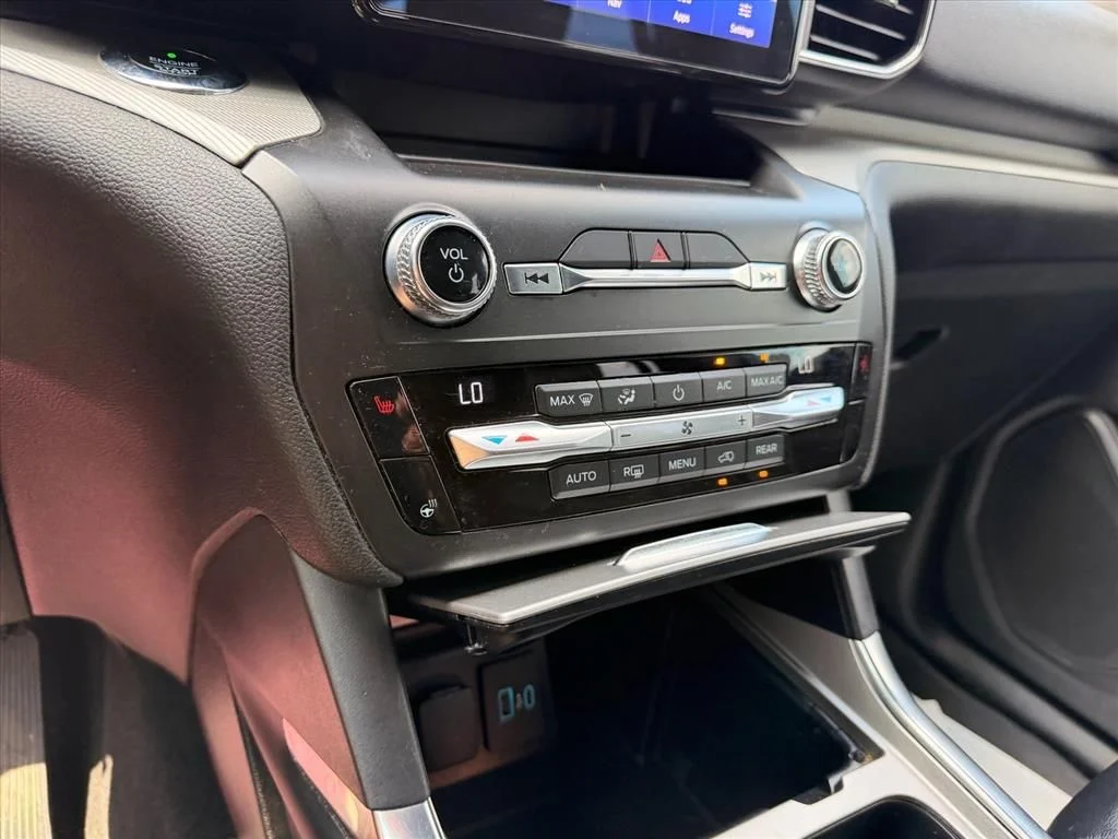 Used 2020 Blue Ford XLT image 23
