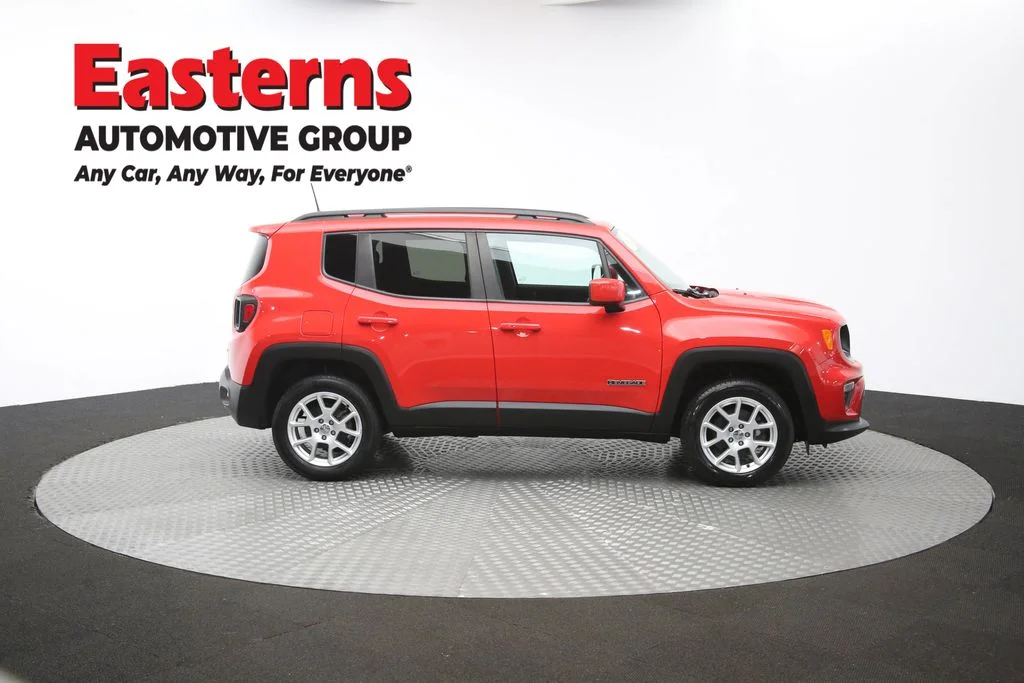 Used 2021 Red Jeep Latitude image 46