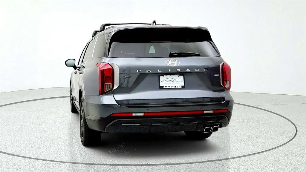 Used 2025 Steel Graphite Hyundai XRT AWD image 6
