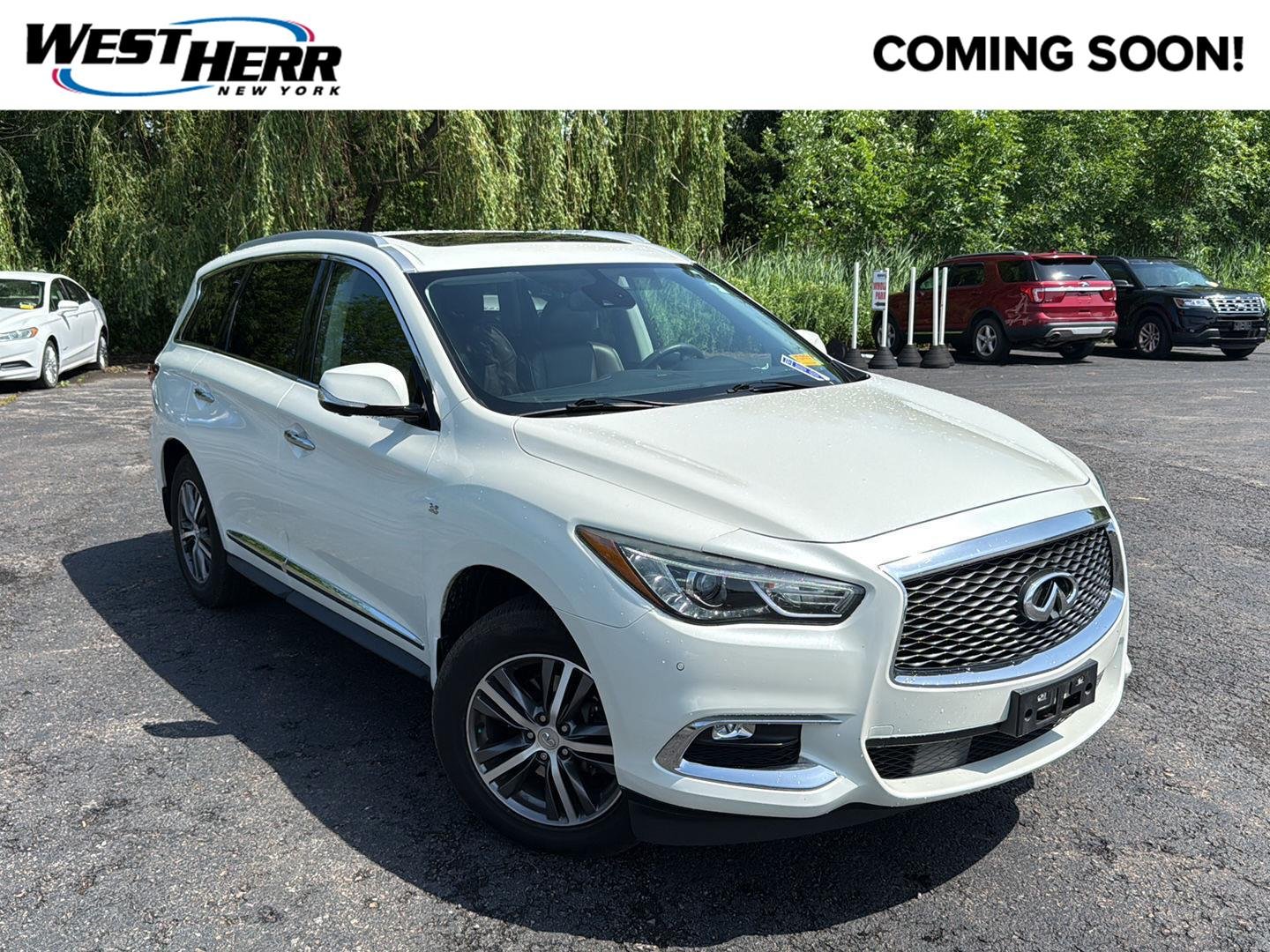 Used 2020 Majestic White INFINITI LUXE image 1