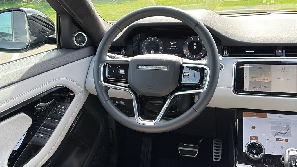 Used 2023 Black Land Rover R-Dynamic SE image 28