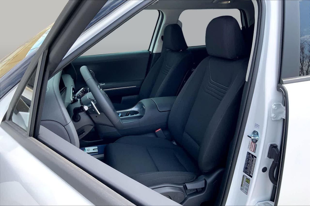 New 2026 Creamy White Pearl Hyundai SE FWD image 7