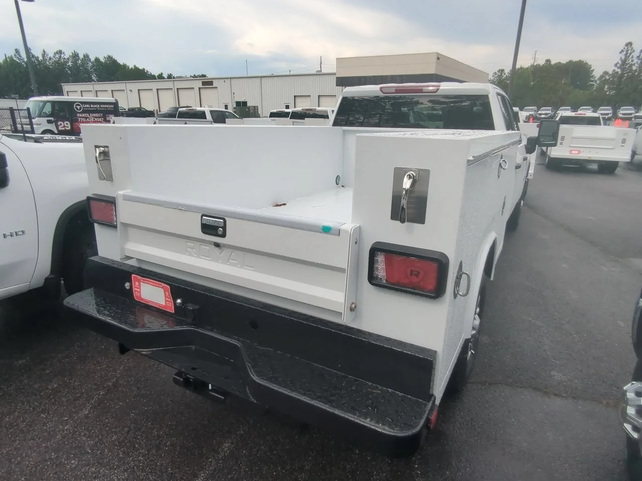New 2026 Summit White Chevrolet WT image 8