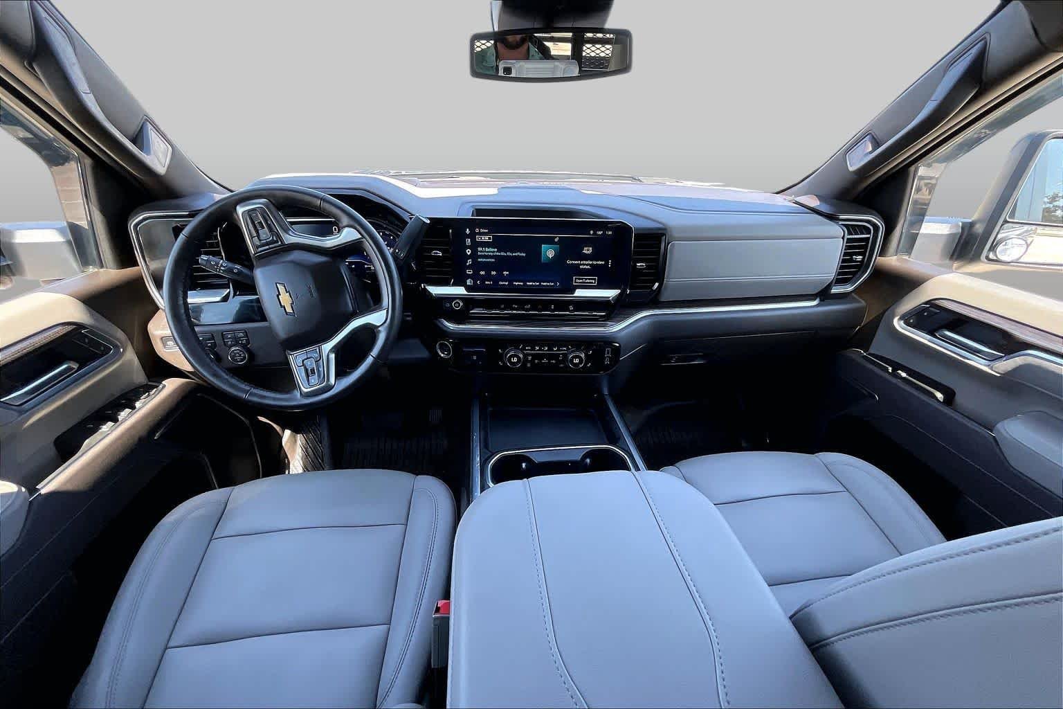 Used 2025 Sterling Gray Metallic Chevrolet LT image 16