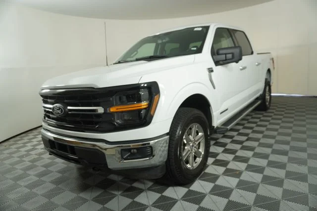 Used 2024 White Ford XLT image 3