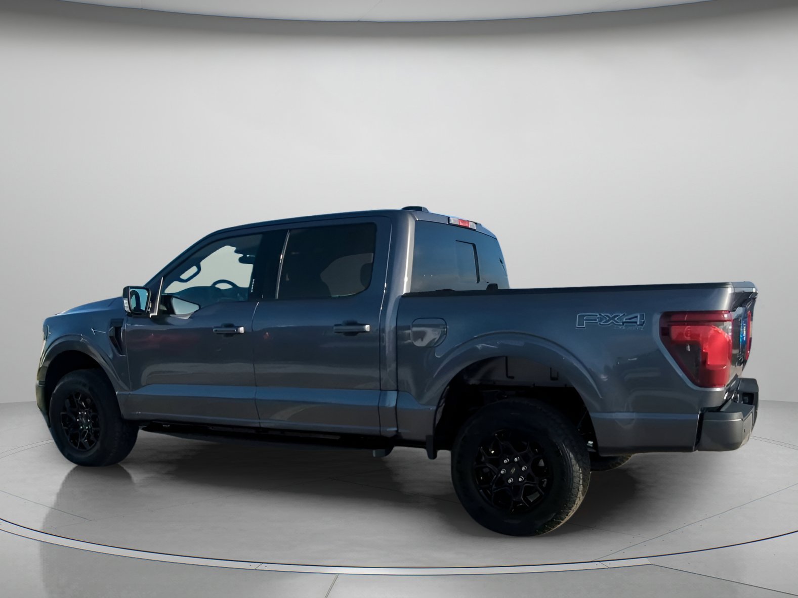 New 2026 Carbonized Gray Metallic Ford XLT image 16