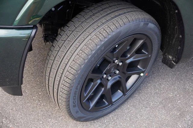 New 2026 Serrano-Green Metallic Exterior Paint RAM Laramie image 9