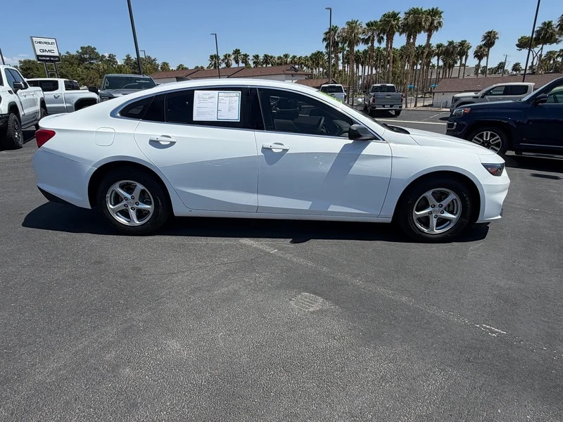 Used 2018 SUMMIT WHITE Chevrolet LS image 2