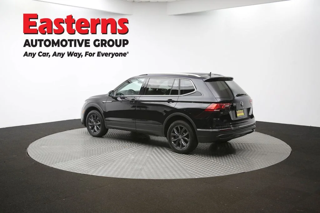 Used 2023 Black Volkswagen 2.0T SE image 62