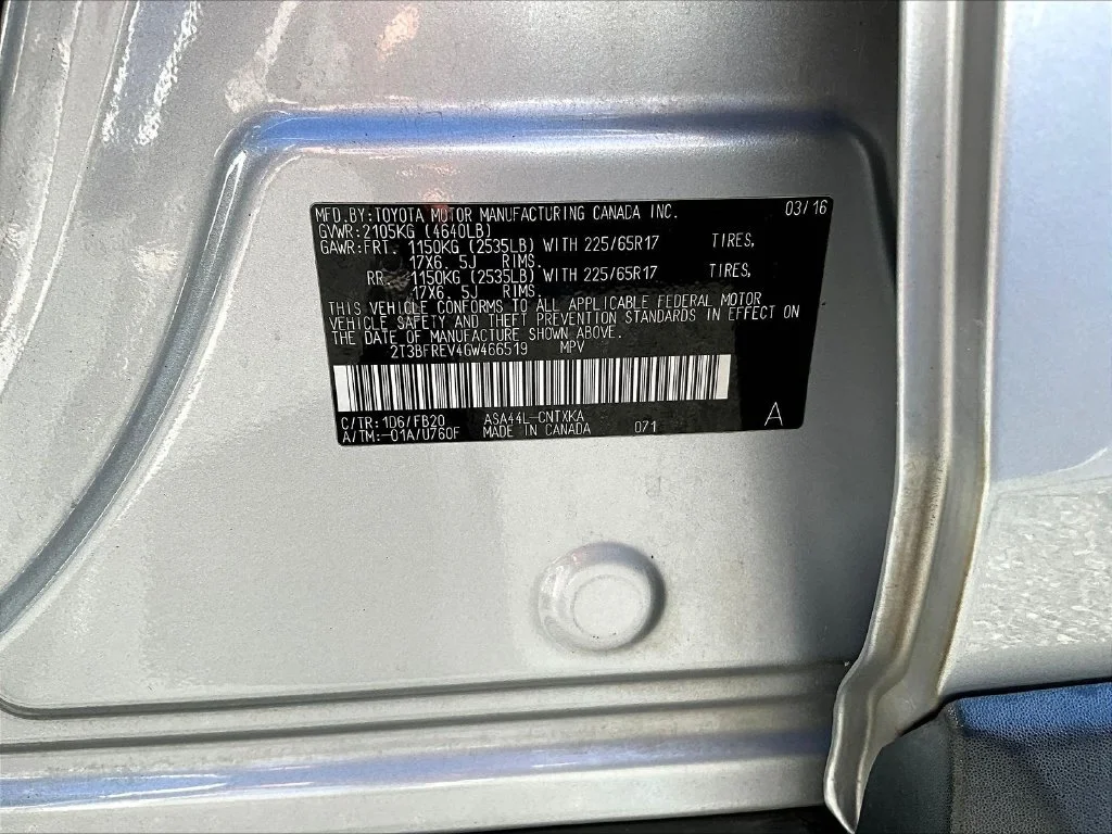 Used 2016 Silver Toyota LE image 20